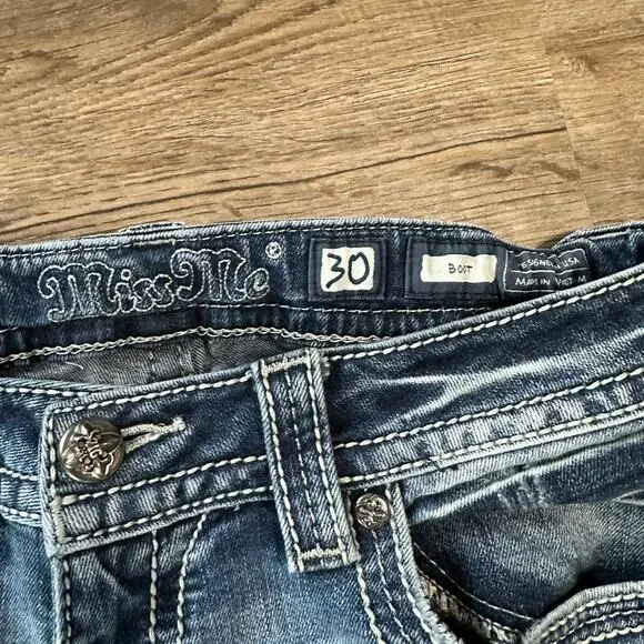 Miss Me Boot Cut Jeans Womens Size 30 Embellished Mid Rise Bootcut - Picture 6 of 6